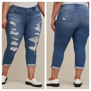 Torrid Crop Bombshell Straight Premium Stretch Distressed High Rise Jean 20 NWOT